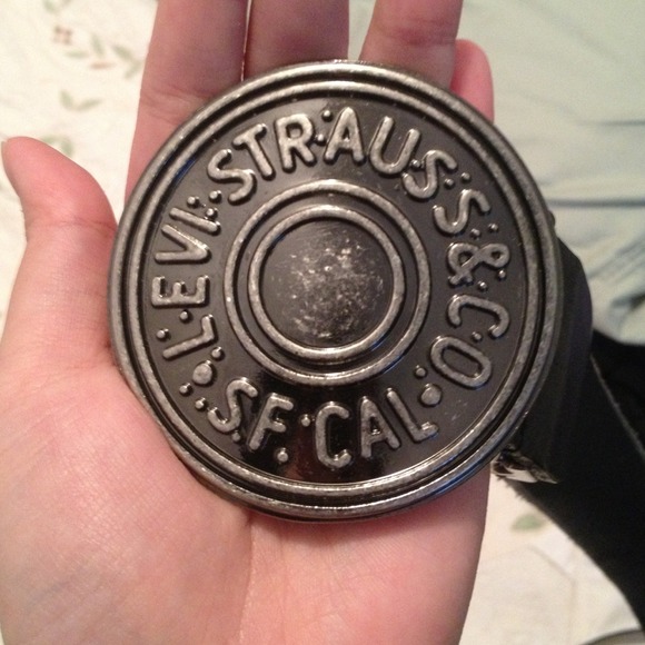 Authentic Levi's Leather Belt - Picture 2 of 2