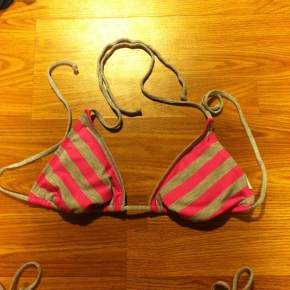 Bikini - Picture 2 of 3