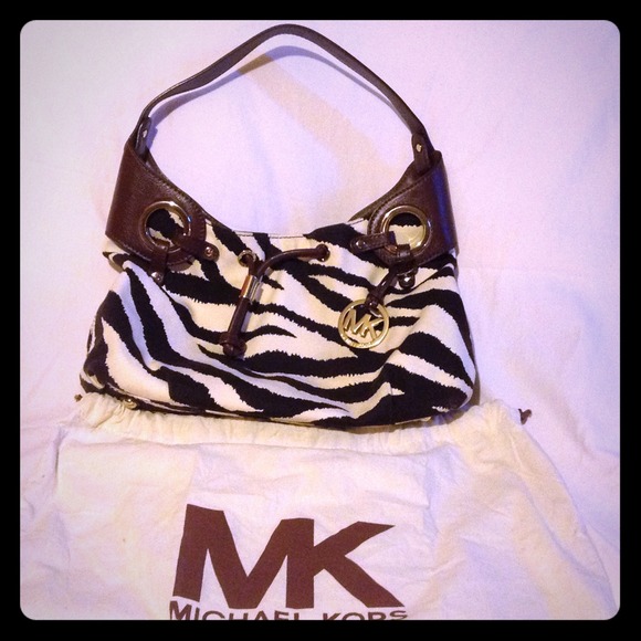 Authentic gorgeous michael kors handbag