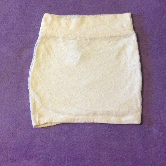 NWT Lace bodycon skirt