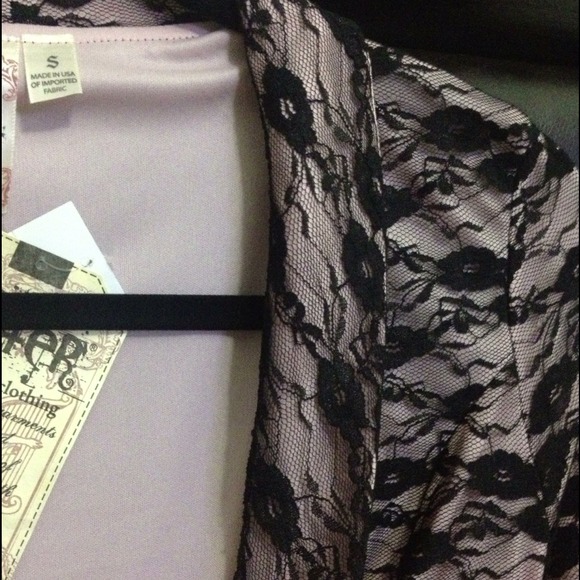 Dusty Pink and Black Lace Blazer - Picture 3 of 3