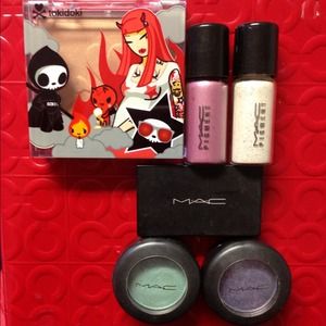 MAC eyeshadow bundle w/brand new tokidoki bronzer