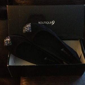 Boutique 9 flat shoes with glitters