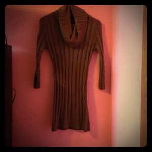 Mid-sleeve full body sweater