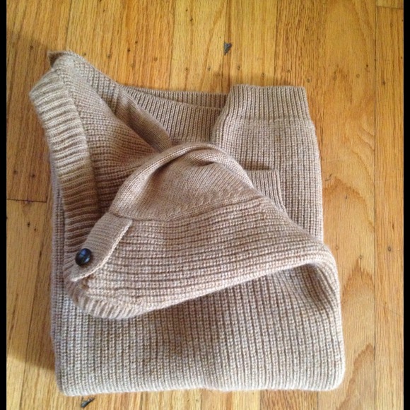 💥J. CREW💥Camel 3/4 Sleeve sweater!  Size XS - Picture 2 of 3