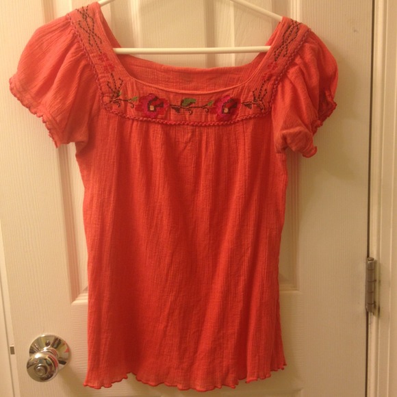 Fun summertime shirt--great material