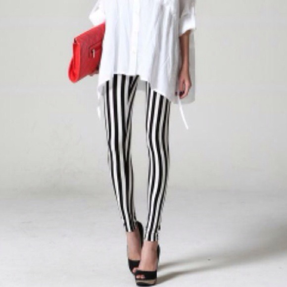 Black and white leggings