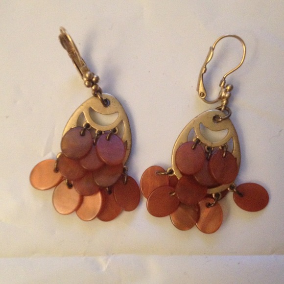 Jewelry - Vintage style caramel and faux gold earrings Jewelry - Vintage style caramel and faux gold earrings