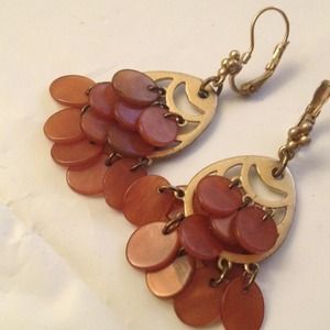 Jewelry - Vintage style caramel and faux gold earrings Jewelry - Vintage style caramel and faux gold earrings