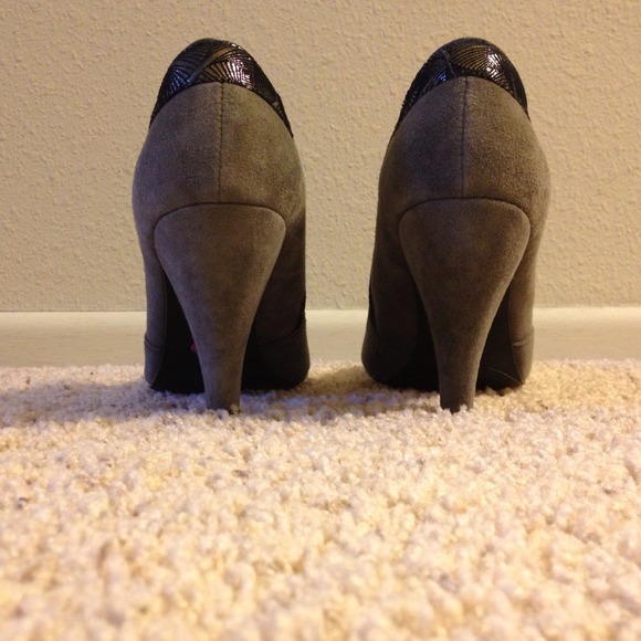 Fornarina grey swede slip on booties - Picture 4 of 5