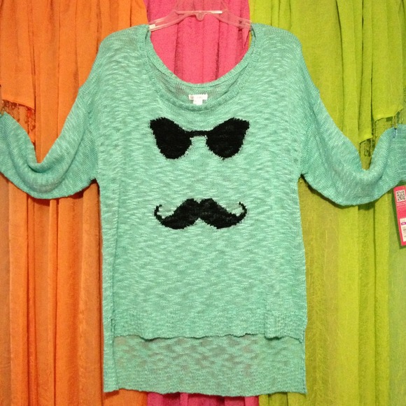 Mustache Xhilaration Top 😍