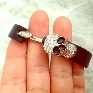 Skull leather bracelet 💀