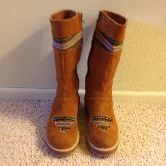 *SOLD!* Inca swede boots - Picture 1 of 4