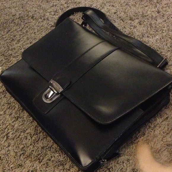 Black leather male messenger bag. Great condition! - Picture 2 of 4