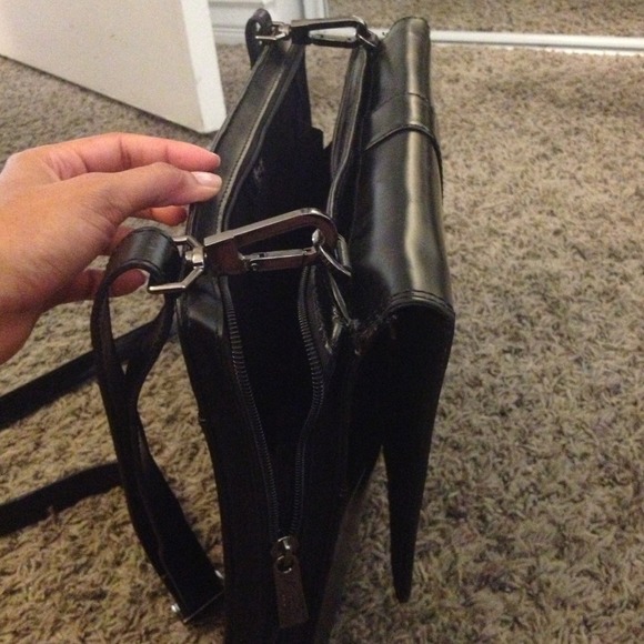 Black leather male messenger bag. Great condition! - Picture 4 of 4