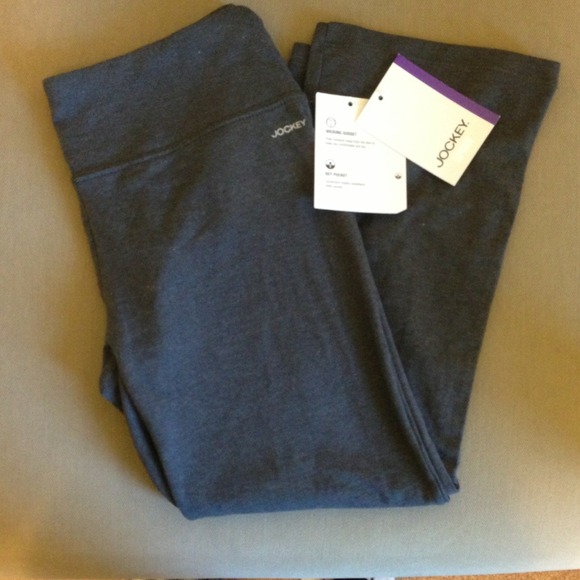 🌷 RESERVED 🌷 Jockey Capri Yoga Pants