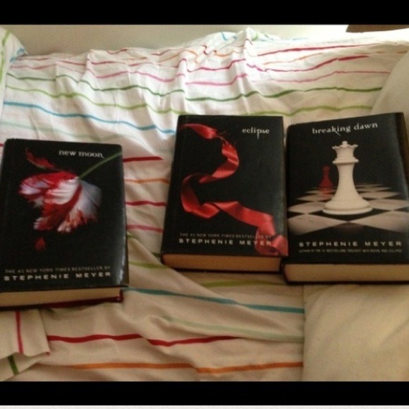 3 hardcover twilight books--- sold