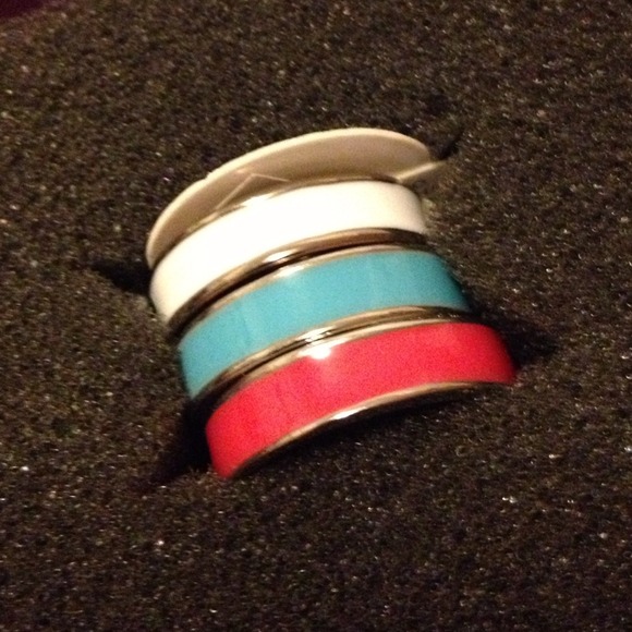 **NEW DISCOUNTED PRICE** Set of 3 Stackable Rings - Picture 2 of 2