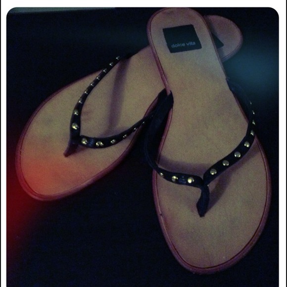 Thong sandals