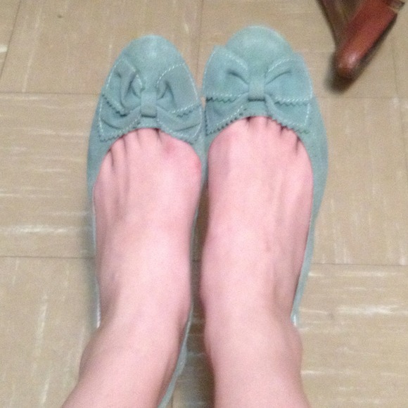 Zara suede 1 inch heels- size 9 (40). Super cute!