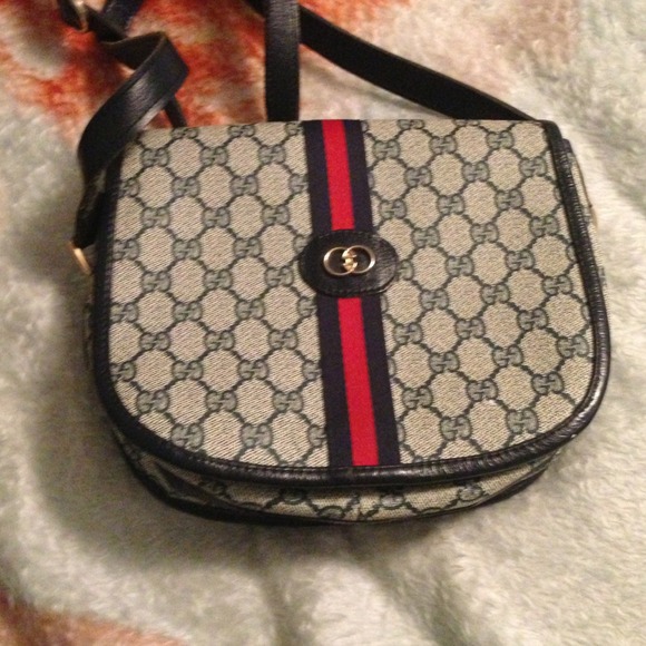 Gucci cross body bag