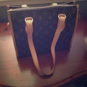Reduced Authentic lv purse serial # SD0086