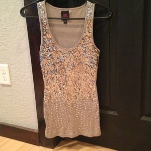 ❗️❗️SOLD❗️❗️Gray bebe XS sequin tank top