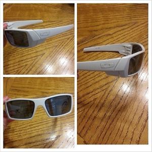 White Oakley gascan sunglasses