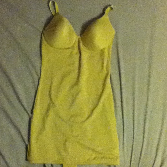 Sz 34c spanx-like body smoother by Bali