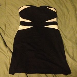 🔴Sold Black/white mini dress.