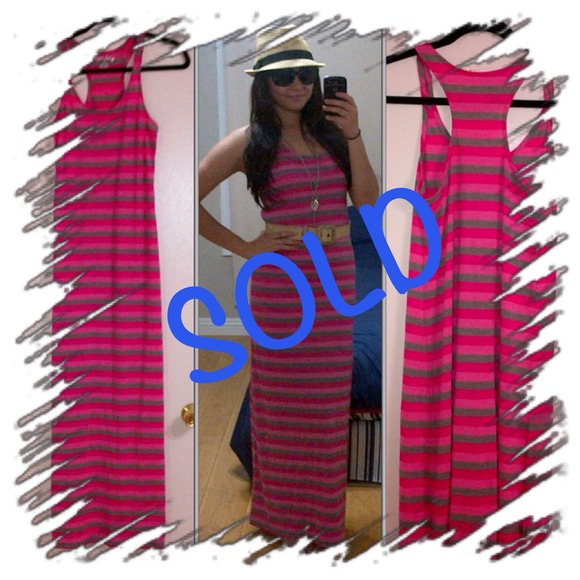 SOLD 🎀Super easy pink and grey stripe maxi dress