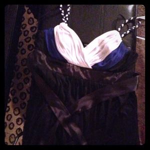 Perfect little black dress!