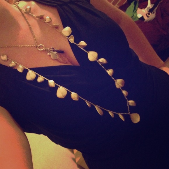 ✨NEW DISCOUNTED PRICE✨* Botanista Long Necklace