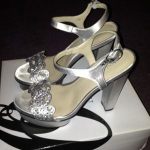 Nine West silver platform shoes