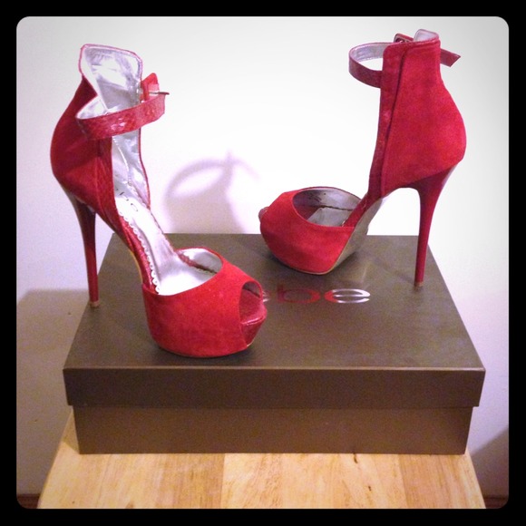 Bebe cherry red open toe shoe - Picture 1 of 2