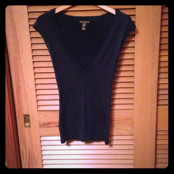 * SOLD * Navy Deep VNeck Sweater NWOT