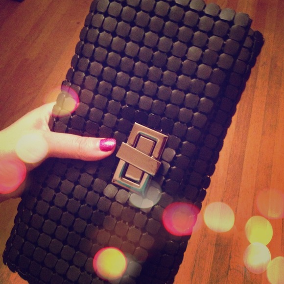 💢SOLD💢BCBG Clutch/Crossbody Purse💕