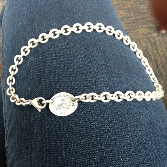 Authentic Tiffany & co oval necklace