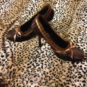 ⚡⚡Price Reduced❗❗⚡⚡Brown with bronze bow