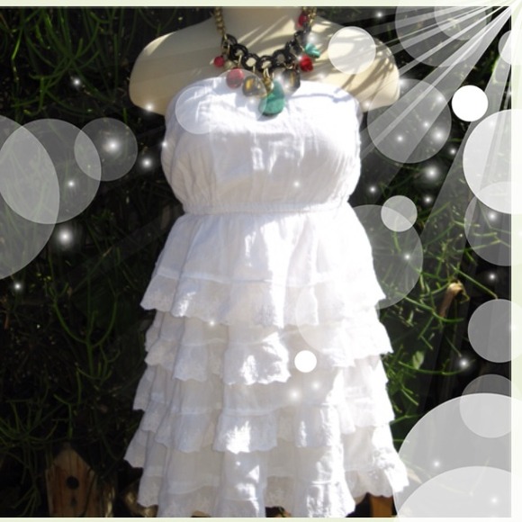 traded💃💃White layered Dress