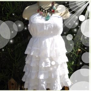traded💃💃White layered Dress
