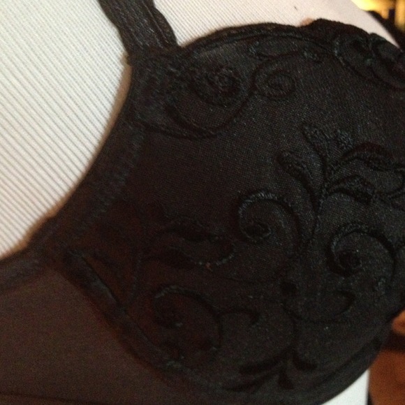 💄Victoria's Secret Black Bra, lightly padded🎀 - Picture 2 of 4