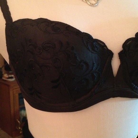 💄Victoria's Secret Black Bra, lightly padded🎀 - Picture 4 of 4
