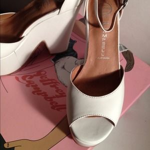 Jeffery Campbell metallic peptoe platform