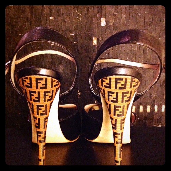 ❌SOLD❌FENDI  Ankle Strap Peep Toe Heel