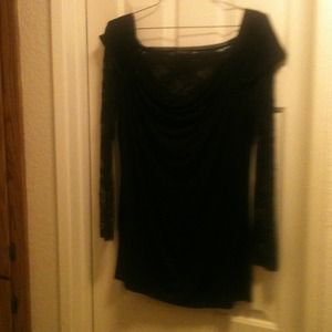 Black top w/ long lace sleeves. 3X NWOT