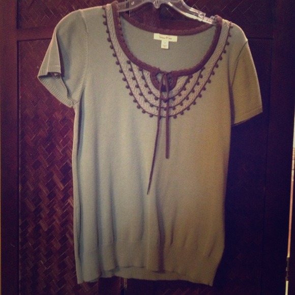 Brina & Em short sleeved sweater. Never worn!