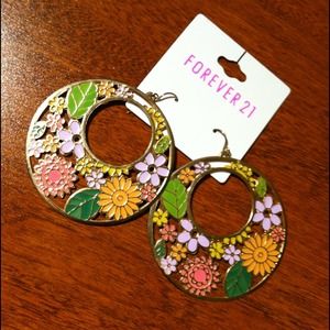 NWOT Forever 21 floral hoop earrings