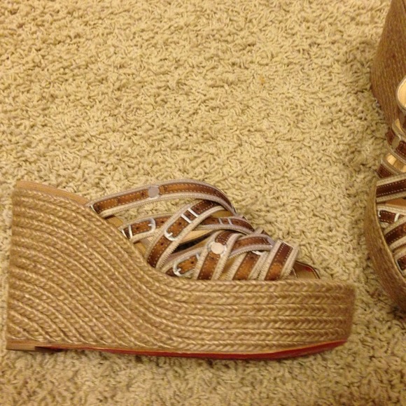 After pregnancy my foot changed, and I can't wear - Picture 2 of 4