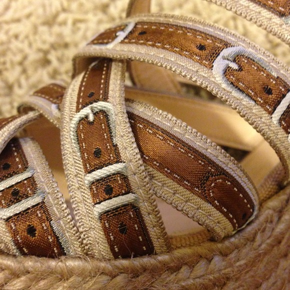 After pregnancy my foot changed, and I can't wear - Picture 4 of 4